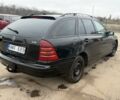 Черный Мерседес Ц-Класс, объемом двигателя 2.2 л и пробегом 350 тыс. км за 1325 $, фото 2 на Automoto.ua
