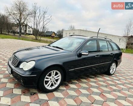 Черный Мерседес Ц-Класс, объемом двигателя 1.8 л и пробегом 385 тыс. км за 3950 $, фото 5 на Automoto.ua