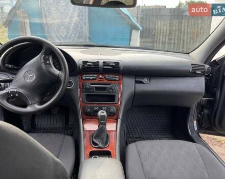 Чорний Мерседес Ц-Клас, об'ємом двигуна 2.2 л та пробігом 399 тис. км за 3000 $, фото 12 на Automoto.ua