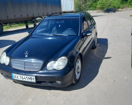 Черный Мерседес Ц-Класс, объемом двигателя 2.7 л и пробегом 400 тыс. км за 5000 $, фото 1 на Automoto.ua