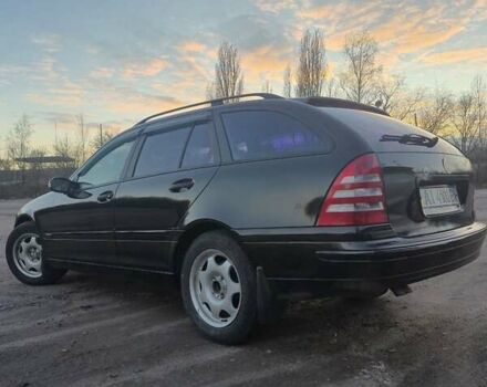 Черный Мерседес Ц-Класс, объемом двигателя 1.8 л и пробегом 355 тыс. км за 4000 $, фото 6 на Automoto.ua