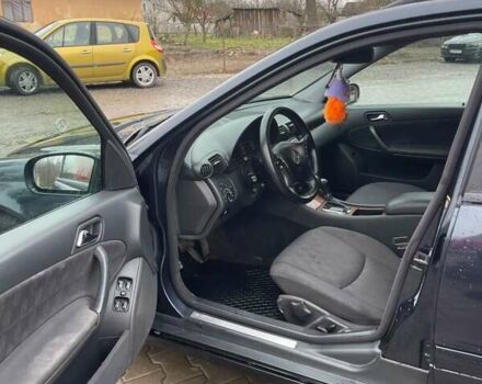 Чорний Мерседес Ц-Клас, об'ємом двигуна 2.2 л та пробігом 200 тис. км за 4200 $, фото 10 на Automoto.ua