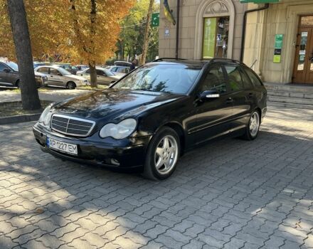 Черный Мерседес Ц-Класс, объемом двигателя 2.2 л и пробегом 250 тыс. км за 2950 $, фото 9 на Automoto.ua