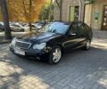 Черный Мерседес Ц-Класс, объемом двигателя 2.2 л и пробегом 250 тыс. км за 2950 $, фото 9 на Automoto.ua