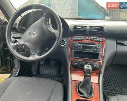 Чорний Мерседес Ц-Клас, об'ємом двигуна 2.2 л та пробігом 399 тис. км за 3000 $, фото 13 на Automoto.ua