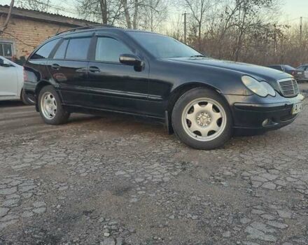 Черный Мерседес Ц-Класс, объемом двигателя 1.8 л и пробегом 355 тыс. км за 4000 $, фото 5 на Automoto.ua