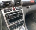 Черный Мерседес Ц-Класс, объемом двигателя 2.15 л и пробегом 352 тыс. км за 6000 $, фото 3 на Automoto.ua