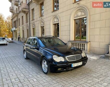 Черный Мерседес Ц-Класс, объемом двигателя 2.15 л и пробегом 250 тыс. км за 2950 $, фото 3 на Automoto.ua