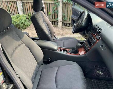 Чорний Мерседес Ц-Клас, об'ємом двигуна 2.2 л та пробігом 399 тис. км за 3000 $, фото 28 на Automoto.ua