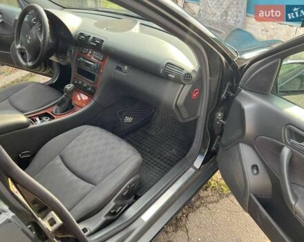 Чорний Мерседес Ц-Клас, об'ємом двигуна 2.2 л та пробігом 399 тис. км за 3000 $, фото 27 на Automoto.ua