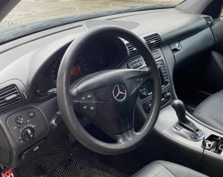 Черный Мерседес Ц-Класс, объемом двигателя 2.7 л и пробегом 300 тыс. км за 5300 $, фото 6 на Automoto.ua