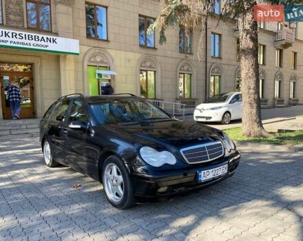 Черный Мерседес Ц-Класс, объемом двигателя 2.15 л и пробегом 250 тыс. км за 2950 $, фото 6 на Automoto.ua