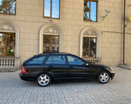 Черный Мерседес Ц-Класс, объемом двигателя 2.2 л и пробегом 250 тыс. км за 2950 $, фото 2 на Automoto.ua