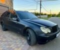 Черный Мерседес Ц-Класс, объемом двигателя 2.6 л и пробегом 500 тыс. км за 2300 $, фото 2 на Automoto.ua