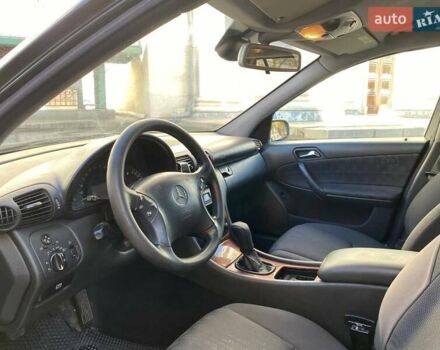 Мерседес Ц-Класс 2003 в Запорожье на Automoto.ua Черный Мерседес Ц-Класс, объемом двигателя 2.15 л и пробегом 250 тыс. км за 2850 $, фото 8 на Automoto.ua