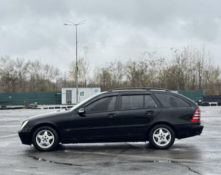 Черный Мерседес Ц-Класс, объемом двигателя 1.8 л и пробегом 165 тыс. км за 3999 $, фото 2 на Automoto.ua