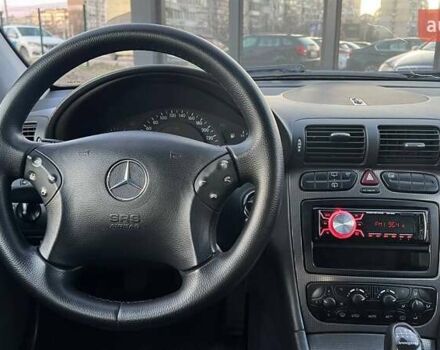 Чорний Мерседес Ц-Клас, об'ємом двигуна 1.8 л та пробігом 216 тис. км за 5490 $, фото 13 на Automoto.ua