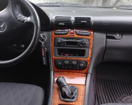 Мерседес Ц-Клас 2004 у Луцьку на Automoto.ua Чорний Мерседес Ц-Клас, об'ємом двигуна 2 л та пробігом 260 тис. км за 500 $, фото 1 на Automoto.ua