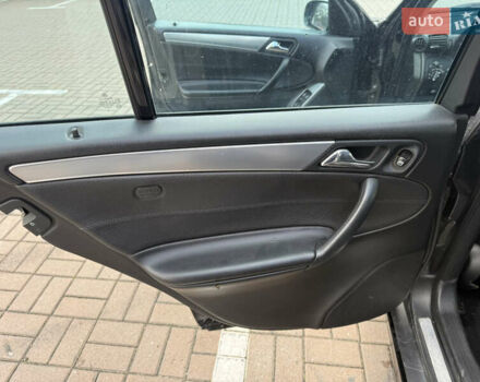 Чорний Мерседес Ц-Клас, об'ємом двигуна 1.8 л та пробігом 370 тис. км за 4300 $, фото 10 на Automoto.ua