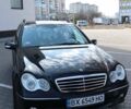 Черный Мерседес Ц-Класс, объемом двигателя 1.8 л и пробегом 303 тыс. км за 6900 $, фото 1 на Automoto.ua
