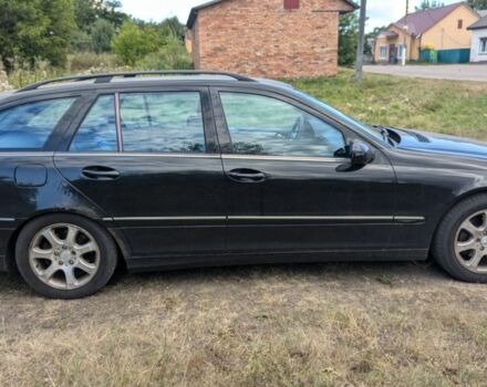 Черный Мерседес Ц-Класс, объемом двигателя 2.2 л и пробегом 450 тыс. км за 3100 $, фото 3 на Automoto.ua