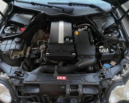 Черный Мерседес Ц-Класс, объемом двигателя 1.8 л и пробегом 244 тыс. км за 7000 $, фото 9 на Automoto.ua