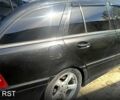 Черный Мерседес Ц-Класс, объемом двигателя 2.1 л и пробегом 200 тыс. км за 2000 $, фото 1 на Automoto.ua