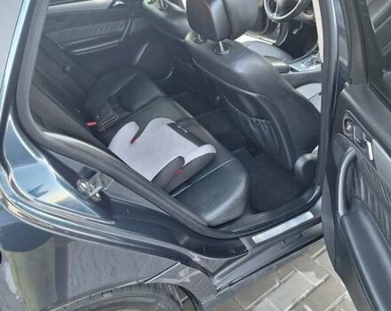 Черный Мерседес Ц-Класс, объемом двигателя 1.8 л и пробегом 300 тыс. км за 6200 $, фото 19 на Automoto.ua