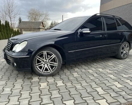 Черный Мерседес Ц-Класс, объемом двигателя 1.8 л и пробегом 270 тыс. км за 6100 $, фото 5 на Automoto.ua