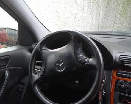 Мерседес Ц-Клас 2004 у Луцьку на Automoto.ua Чорний Мерседес Ц-Клас, об'ємом двигуна 2 л та пробігом 260 тис. км за 500 $, фото 2 на Automoto.ua