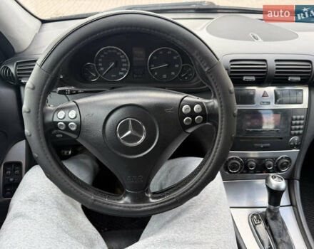 Чорний Мерседес Ц-Клас, об'ємом двигуна 1.8 л та пробігом 370 тис. км за 4300 $, фото 6 на Automoto.ua