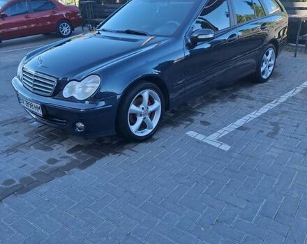 Черный Мерседес Ц-Класс, объемом двигателя 1.8 л и пробегом 300 тыс. км за 6200 $, фото 1 на Automoto.ua