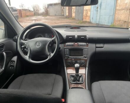 Чорний Мерседес Ц-Клас, об'ємом двигуна 2.2 л та пробігом 370 тис. км за 2800 $, фото 4 на Automoto.ua