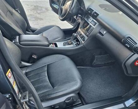 Черный Мерседес Ц-Класс, объемом двигателя 1.8 л и пробегом 300 тыс. км за 6200 $, фото 18 на Automoto.ua