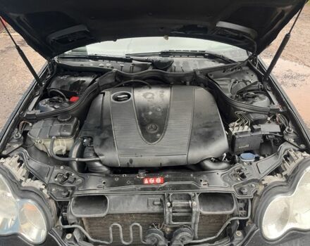 Чорний Мерседес Ц-Клас, об'ємом двигуна 2.2 л та пробігом 370 тис. км за 2800 $, фото 3 на Automoto.ua