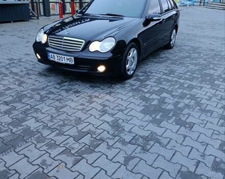 Черный Мерседес Ц-Класс, объемом двигателя 2.2 л и пробегом 302 тыс. км за 3500 $, фото 7 на Automoto.ua