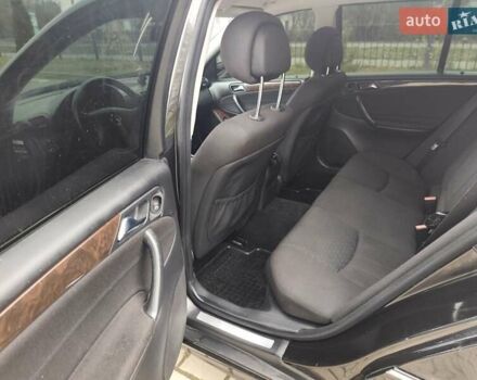 Черный Мерседес Ц-Класс, объемом двигателя 1.8 л и пробегом 252 тыс. км за 5700 $, фото 22 на Automoto.ua