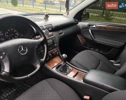 Черный Мерседес Ц-Класс, объемом двигателя 1.8 л и пробегом 252 тыс. км за 5700 $, фото 21 на Automoto.ua