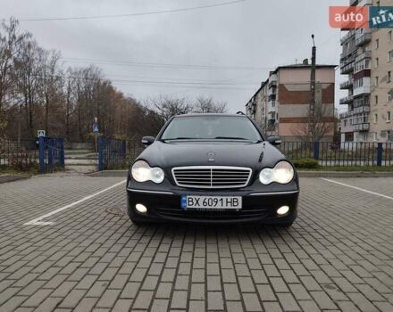 Черный Мерседес Ц-Класс, объемом двигателя 1.8 л и пробегом 252 тыс. км за 5700 $, фото 1 на Automoto.ua