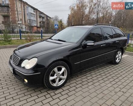 Черный Мерседес Ц-Класс, объемом двигателя 1.8 л и пробегом 252 тыс. км за 5700 $, фото 4 на Automoto.ua
