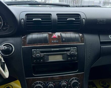 Черный Мерседес Ц-Класс, объемом двигателя 1.8 л и пробегом 294 тыс. км за 6200 $, фото 16 на Automoto.ua