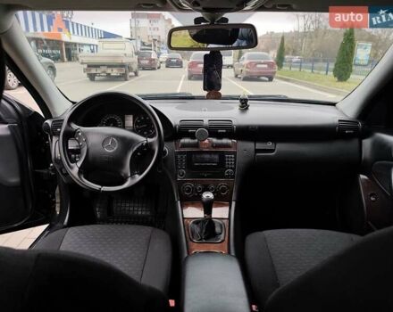 Черный Мерседес Ц-Класс, объемом двигателя 1.8 л и пробегом 252 тыс. км за 5700 $, фото 23 на Automoto.ua