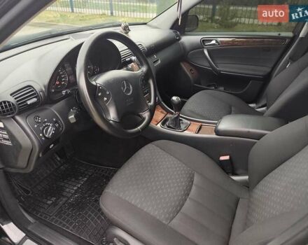 Черный Мерседес Ц-Класс, объемом двигателя 1.8 л и пробегом 252 тыс. км за 5700 $, фото 20 на Automoto.ua