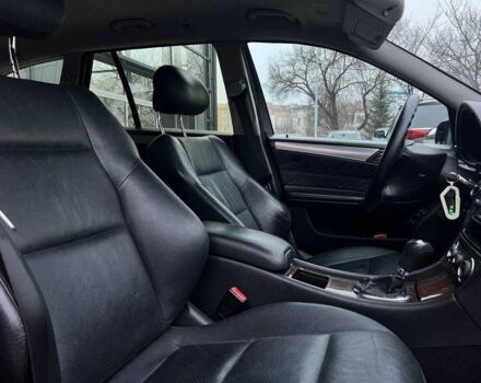 Черный Мерседес Ц-Класс, объемом двигателя 1.8 л и пробегом 294 тыс. км за 6200 $, фото 19 на Automoto.ua