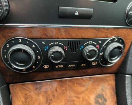 Черный Мерседес Ц-Класс, объемом двигателя 1.8 л и пробегом 252 тыс. км за 5700 $, фото 9 на Automoto.ua