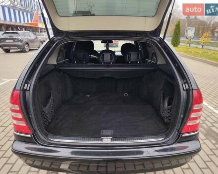 Черный Мерседес Ц-Класс, объемом двигателя 1.8 л и пробегом 252 тыс. км за 5700 $, фото 16 на Automoto.ua