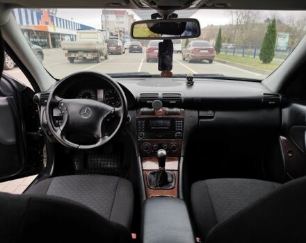 Черный Мерседес Ц-Класс, объемом двигателя 1.8 л и пробегом 252 тыс. км за 5700 $, фото 7 на Automoto.ua