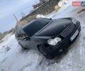 Черный Мерседес Ц-Класс, объемом двигателя 1.8 л и пробегом 300 тыс. км за 5000 $, фото 1 на Automoto.ua