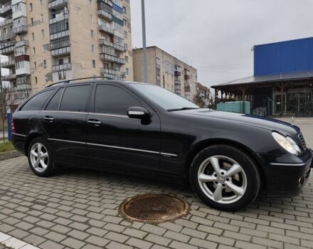Черный Мерседес Ц-Класс, объемом двигателя 1.8 л и пробегом 252 тыс. км за 5700 $, фото 17 на Automoto.ua