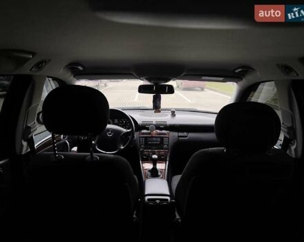 Черный Мерседес Ц-Класс, объемом двигателя 1.8 л и пробегом 252 тыс. км за 5700 $, фото 18 на Automoto.ua